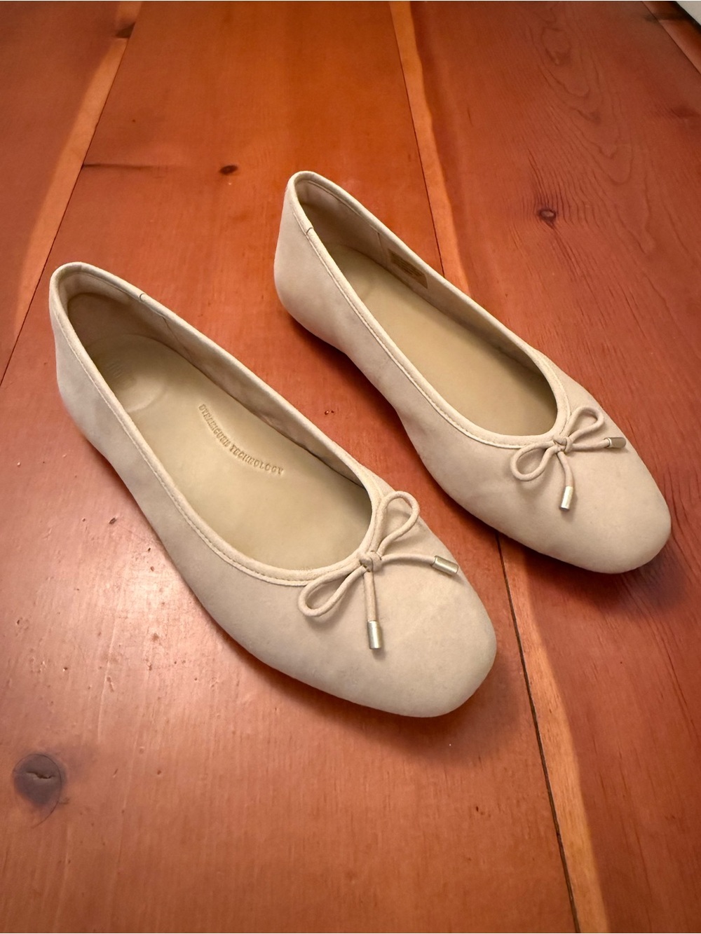 Fitflop Women's Light Cream Bow Ballet Flats